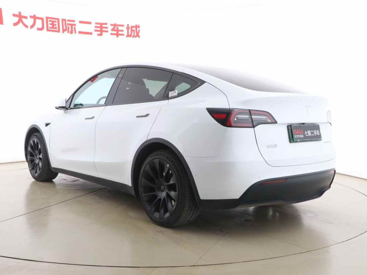 特斯拉 Model S  2023款 三電機(jī)全輪驅(qū)動(dòng) Plaid版圖片