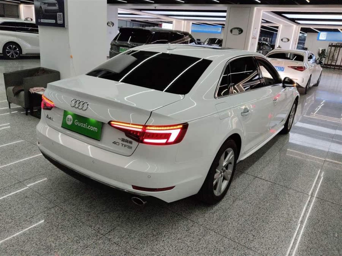 奧迪 奧迪A4L  2018款 30周年年型 40 TFSI 進(jìn)取型圖片
