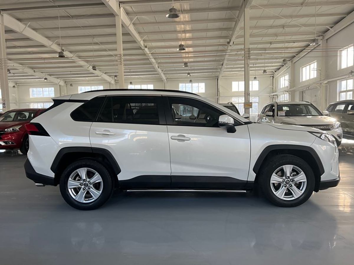 豐田 RAV4榮放  2021款 2.0L CVT兩驅(qū)都市版圖片