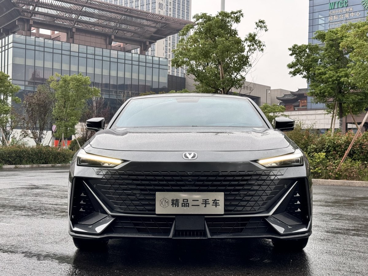 長安 長安UNI-V  2022款 1.5T 尊貴型圖片