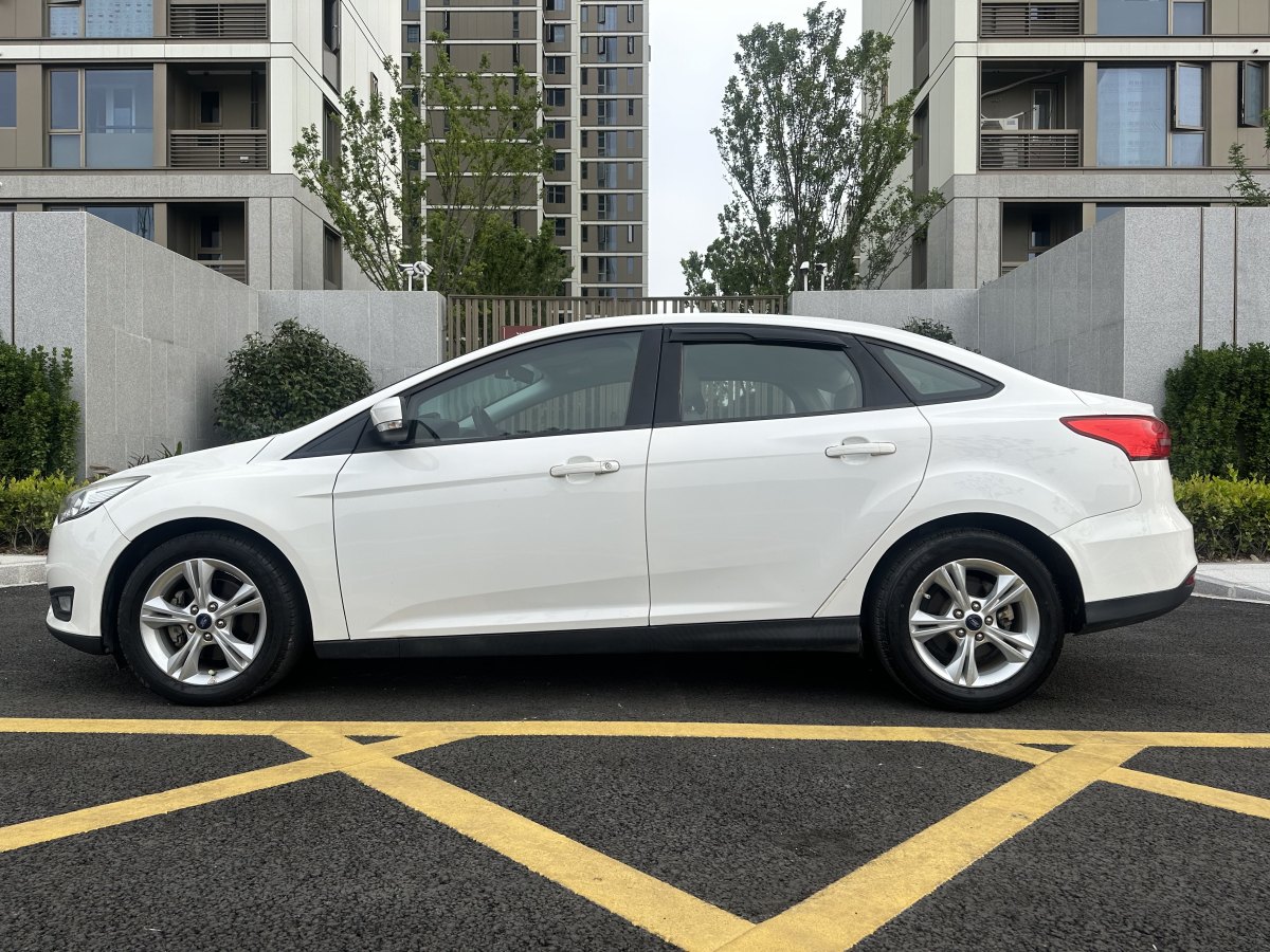 福特 ?？怂? 2017款 三廂 1.6L 自動舒適型智行版圖片