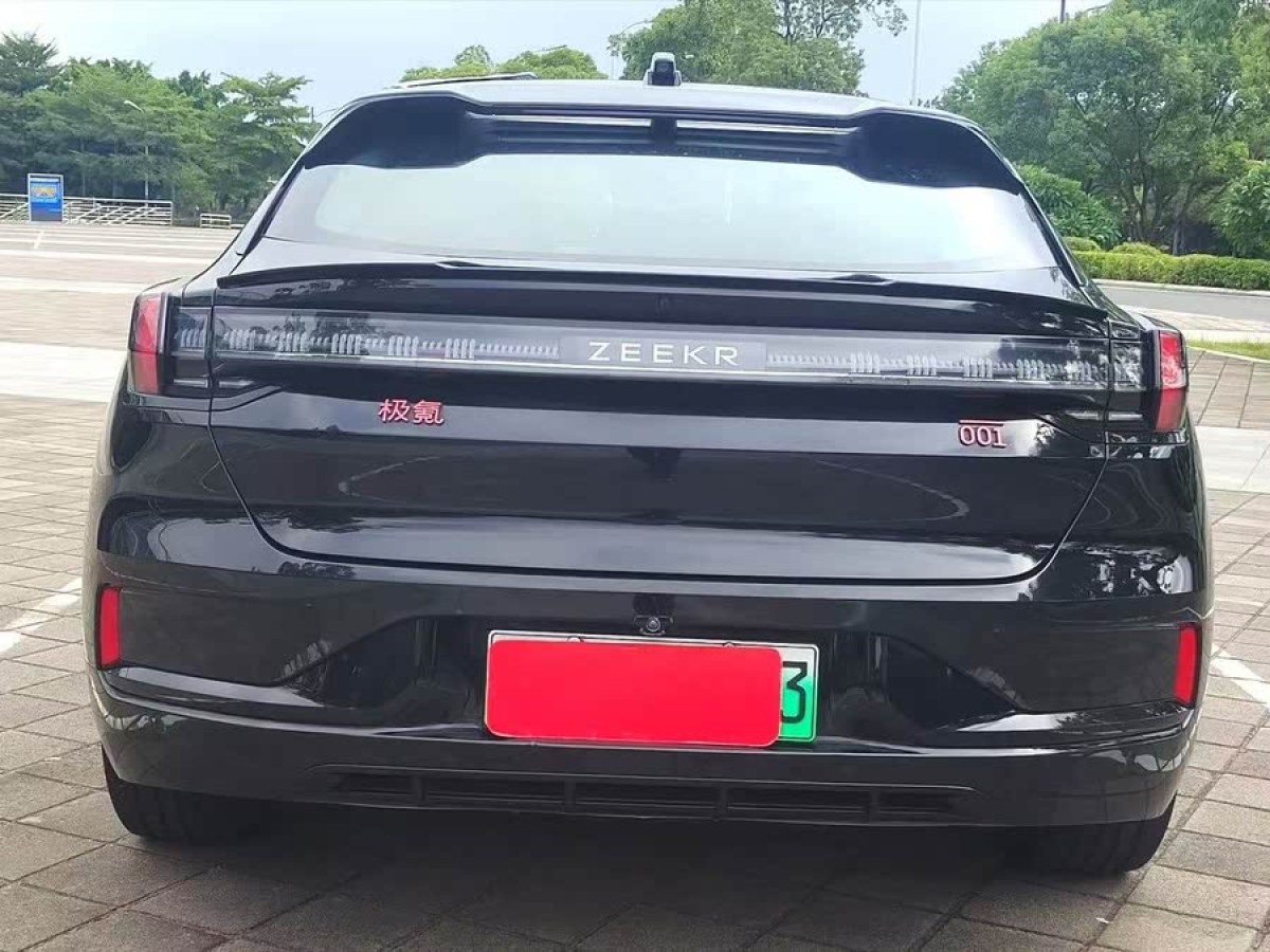 極氪 極氪001  2022款 超長續(xù)航單電機(jī) WE版圖片