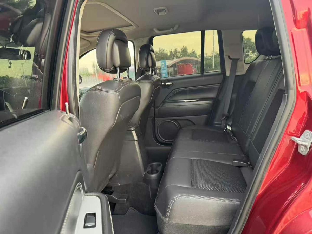 Jeep 指南者  2014款 改款 2.0L 兩驅(qū)精英版圖片