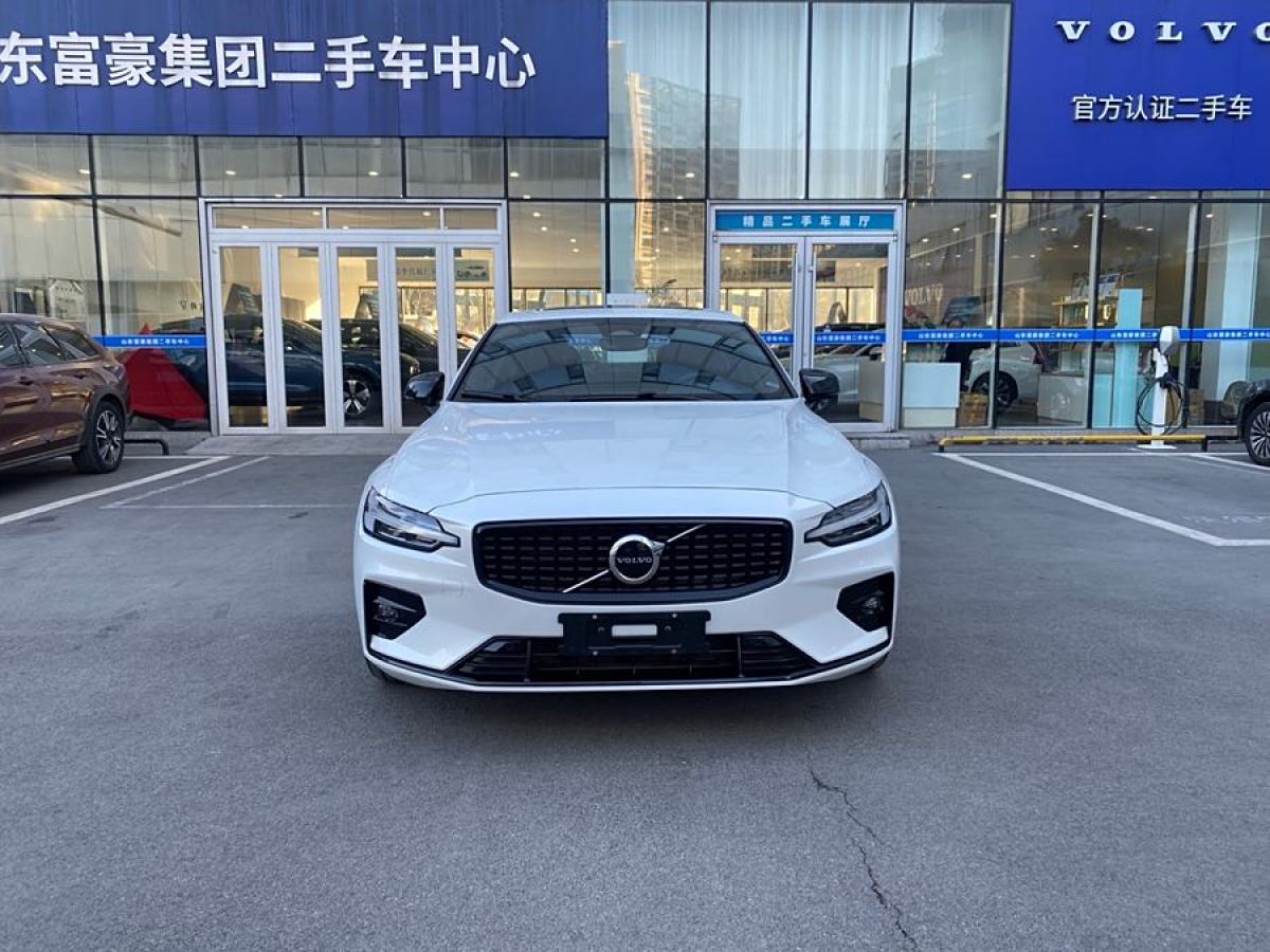 沃爾沃 S60L  2024款 B5 智雅運(yùn)動版圖片