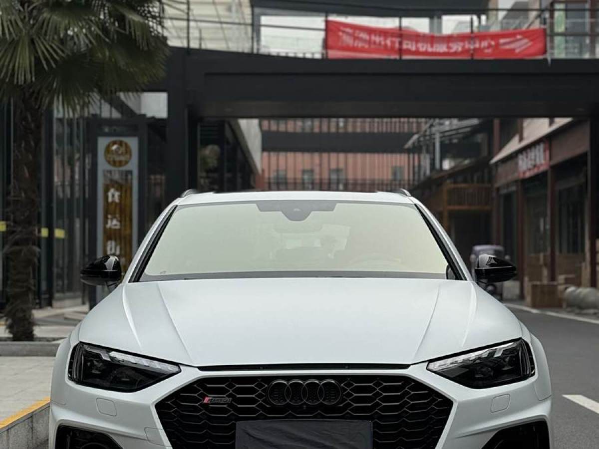 2023年3月奧迪 奧迪RS 4  2023款 RS4 Avant 黑曜版