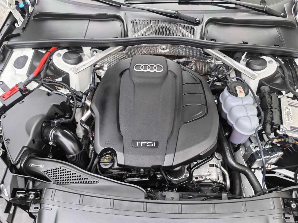 2023年4月奧迪 奧迪A4L  2023款 40 TFSI 豪華動感型