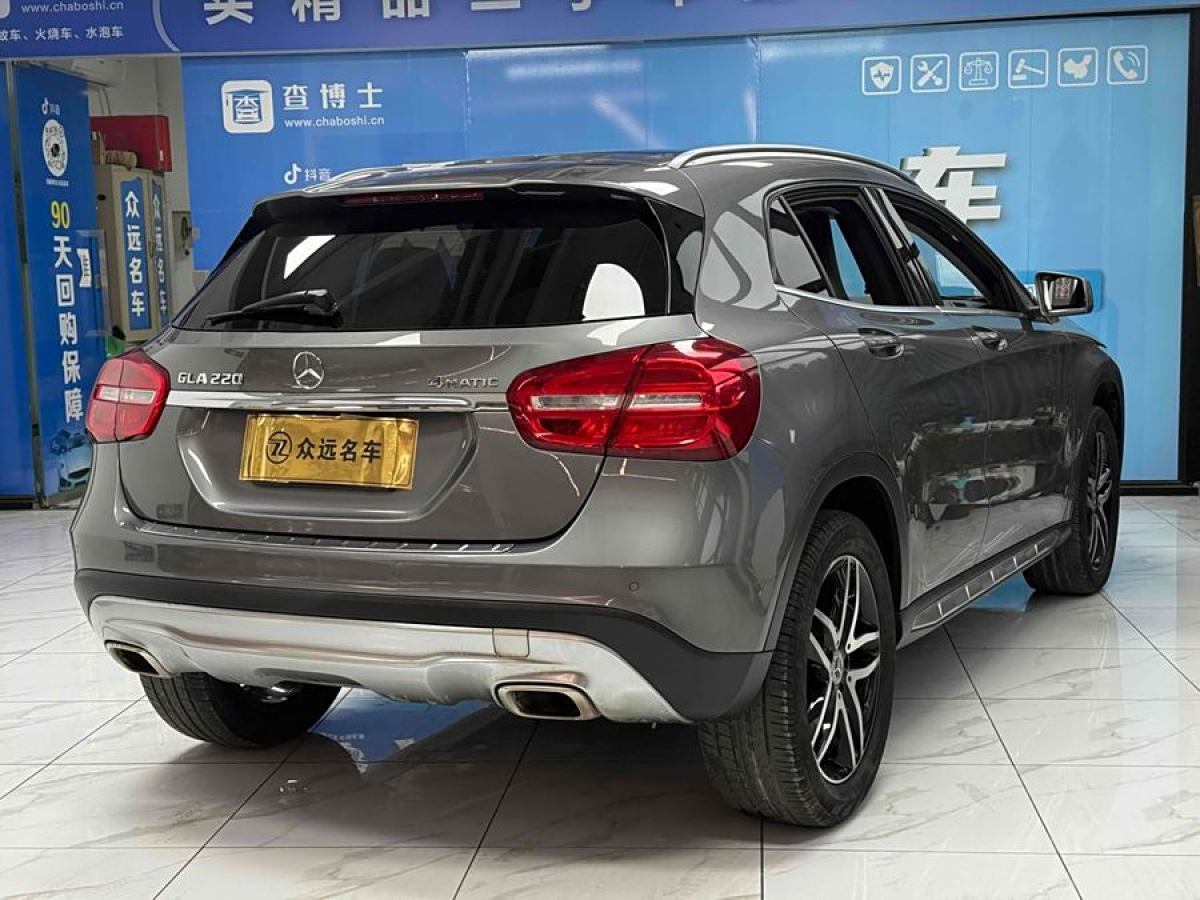 奔馳 奔馳GLA  2017款 GLA 220 4MATIC 時(shí)尚型圖片