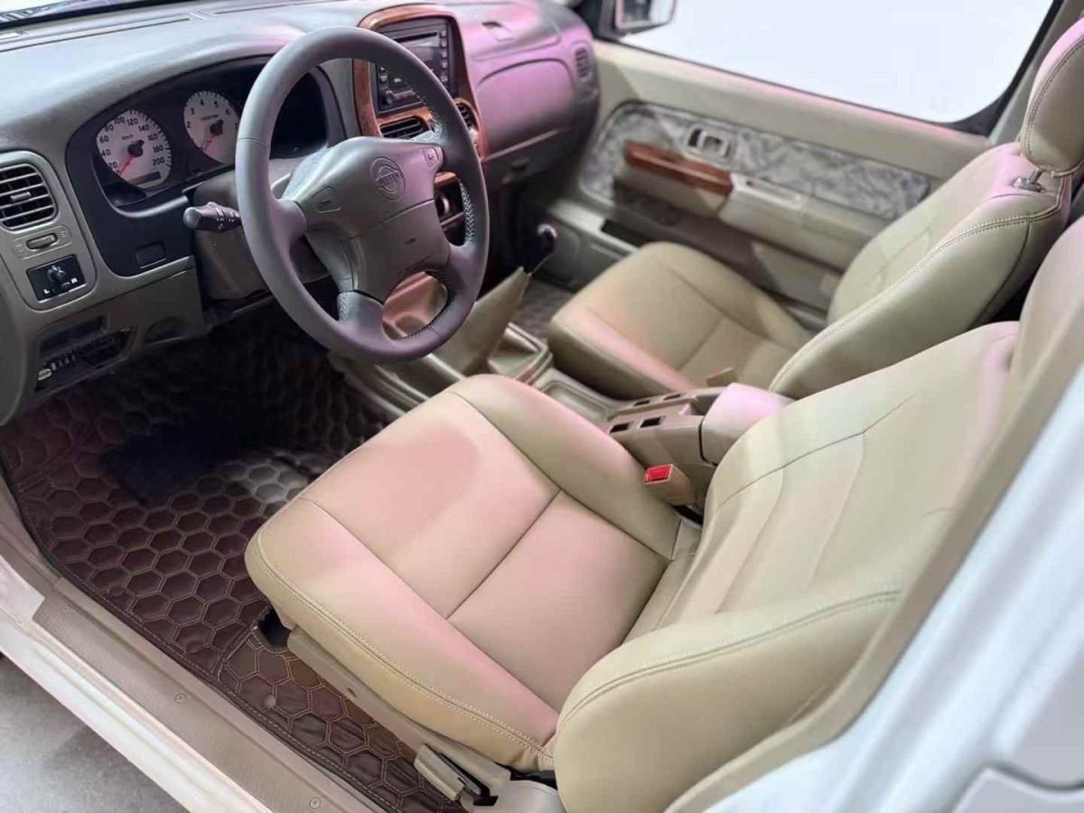 日產(chǎn) 370Z  2013款 3.7L Coupe圖片