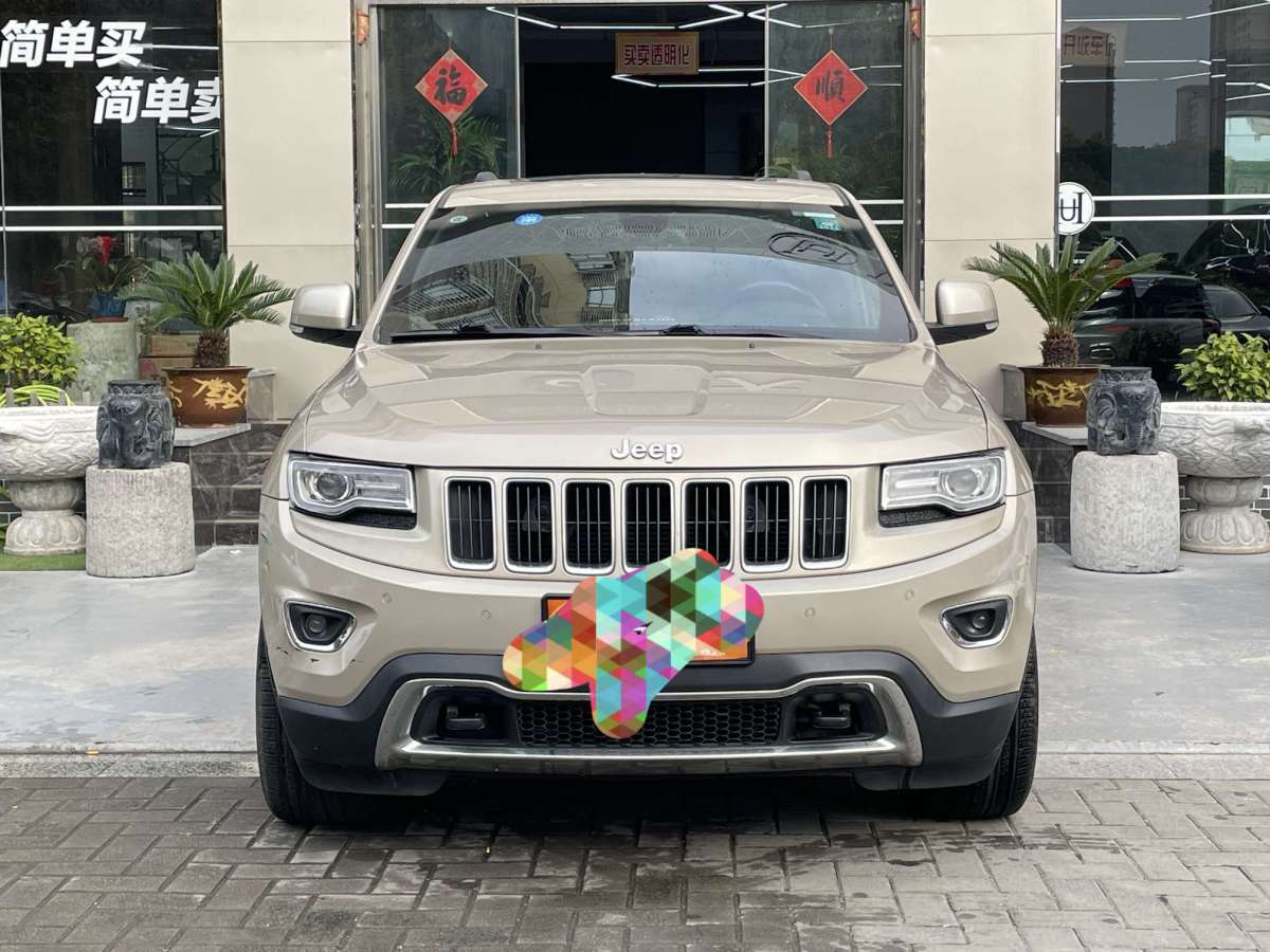 Jeep 大切諾基  2014款 3.0L 舒享導(dǎo)航版圖片