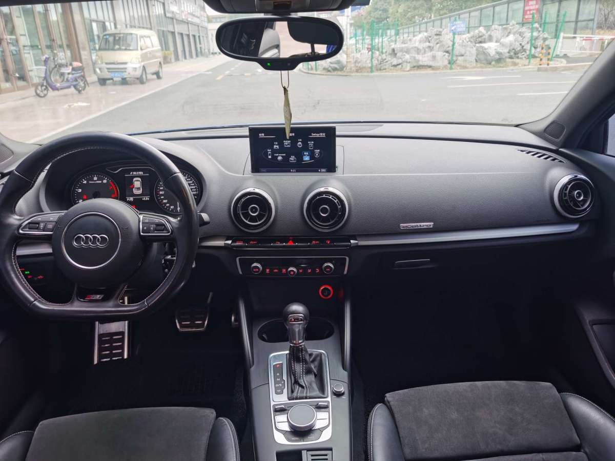 2015年1月奥迪 奥迪S3  2015款 S3 2.0T Limousine