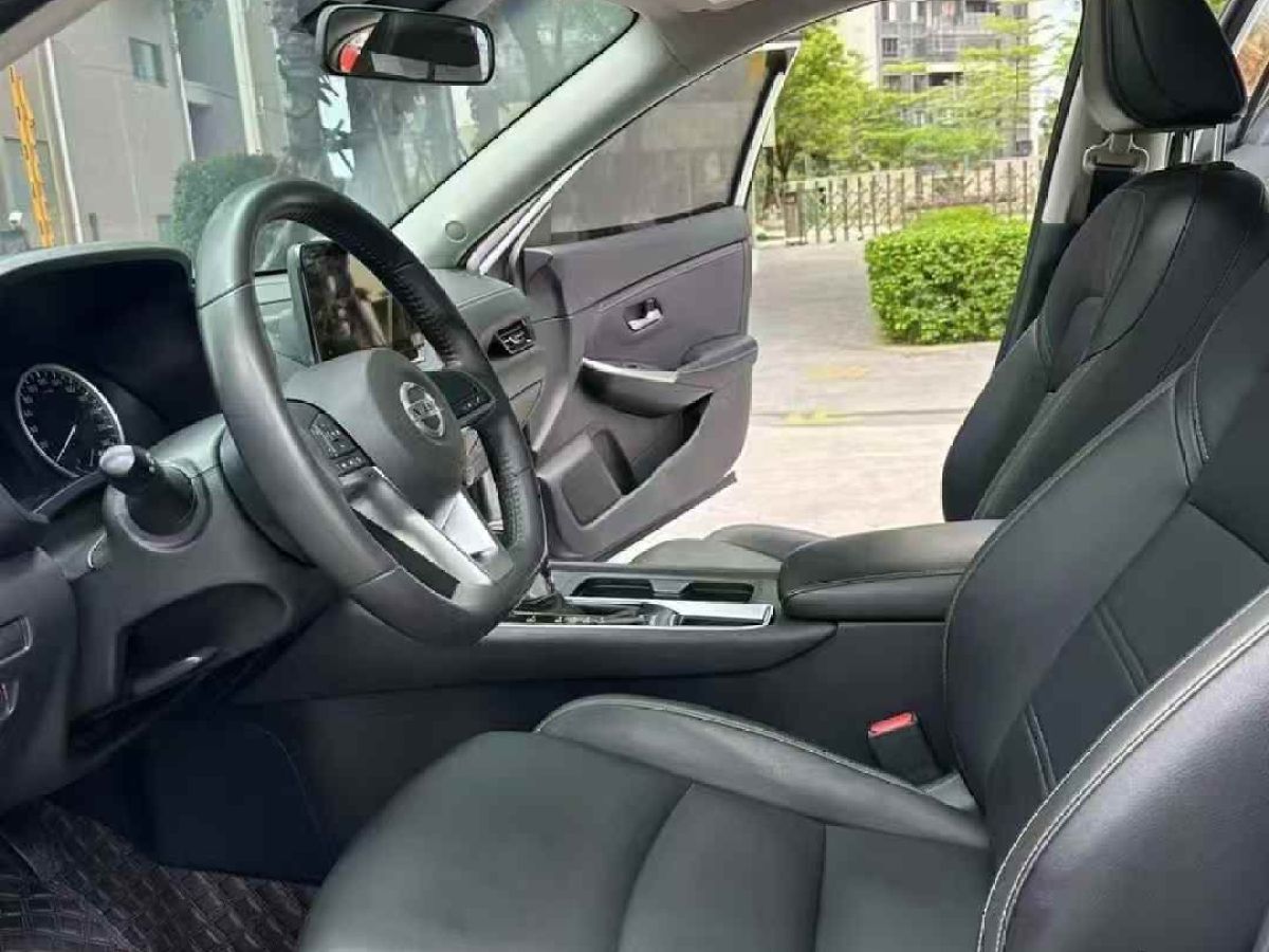 日產(chǎn) 軒逸  2021款 1.6L XL CVT暗夜版圖片
