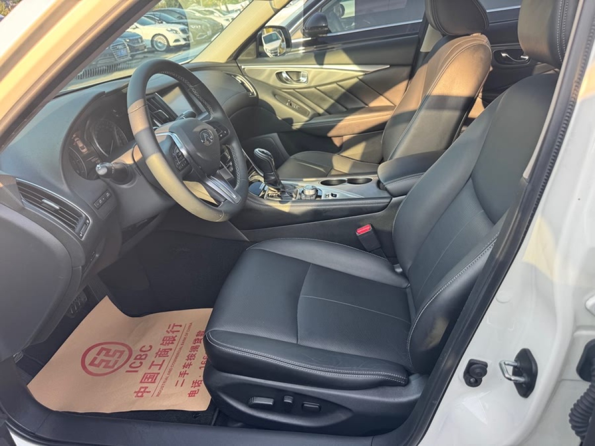英菲尼迪 Q50L  2018款 2.0T 進(jìn)享版 國(guó)VI圖片