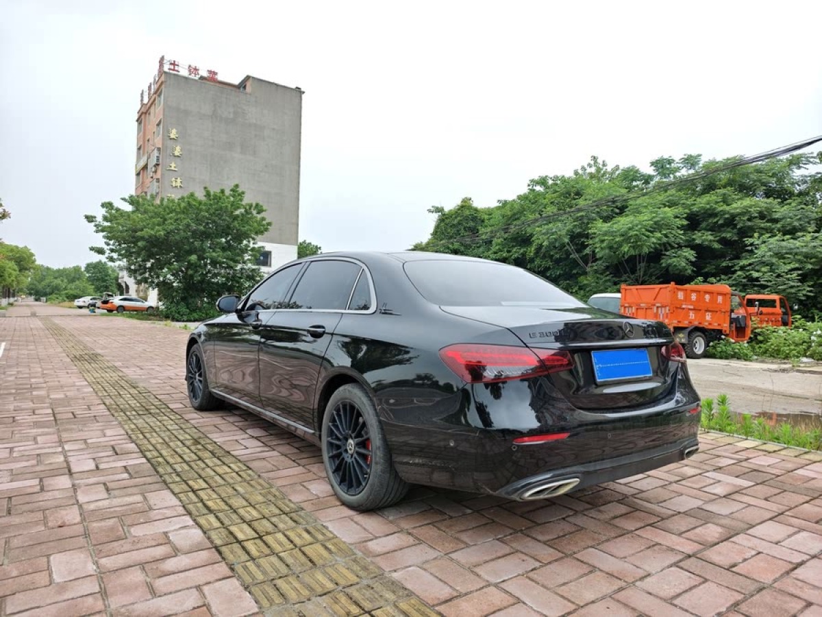 奔馳 奔馳E級(jí)  2022款 改款 E 260 L圖片