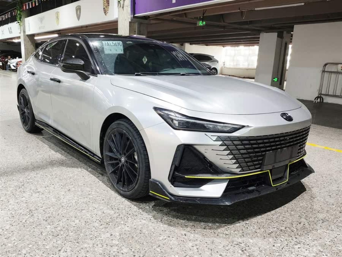 長(zhǎng)安 長(zhǎng)安UNI-V  2022款 1.5T 運(yùn)動(dòng)版圖片