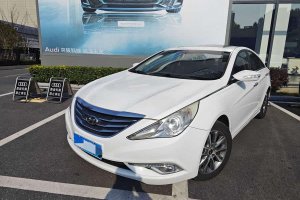 索納塔 現(xiàn)代 2.0L 自動(dòng)豪華版