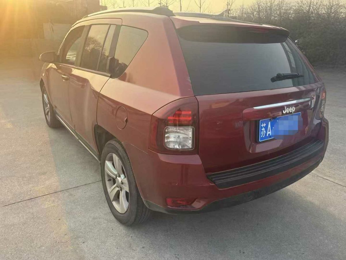 Jeep 指南者  2014款 2.0L 兩驅(qū)豪華版圖片