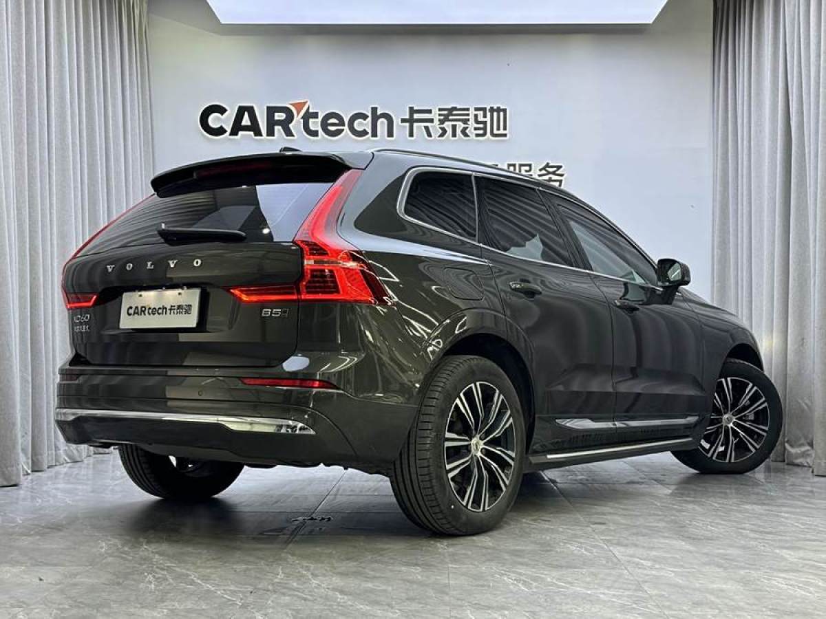 沃爾沃 XC60  2022款 B5 四驅(qū)智遠(yuǎn)豪華版圖片