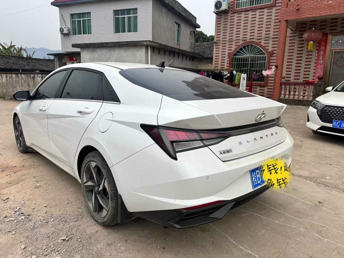 現(xiàn)代 伊蘭特  2022款 1.5L CVT 20周年紀(jì)念款圖片