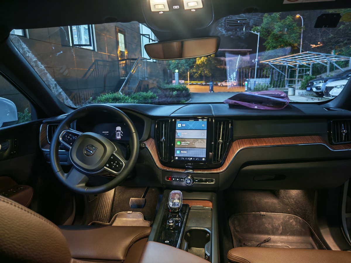 沃爾沃 XC60  2024款 B5 四驅(qū)智遠豪華版圖片