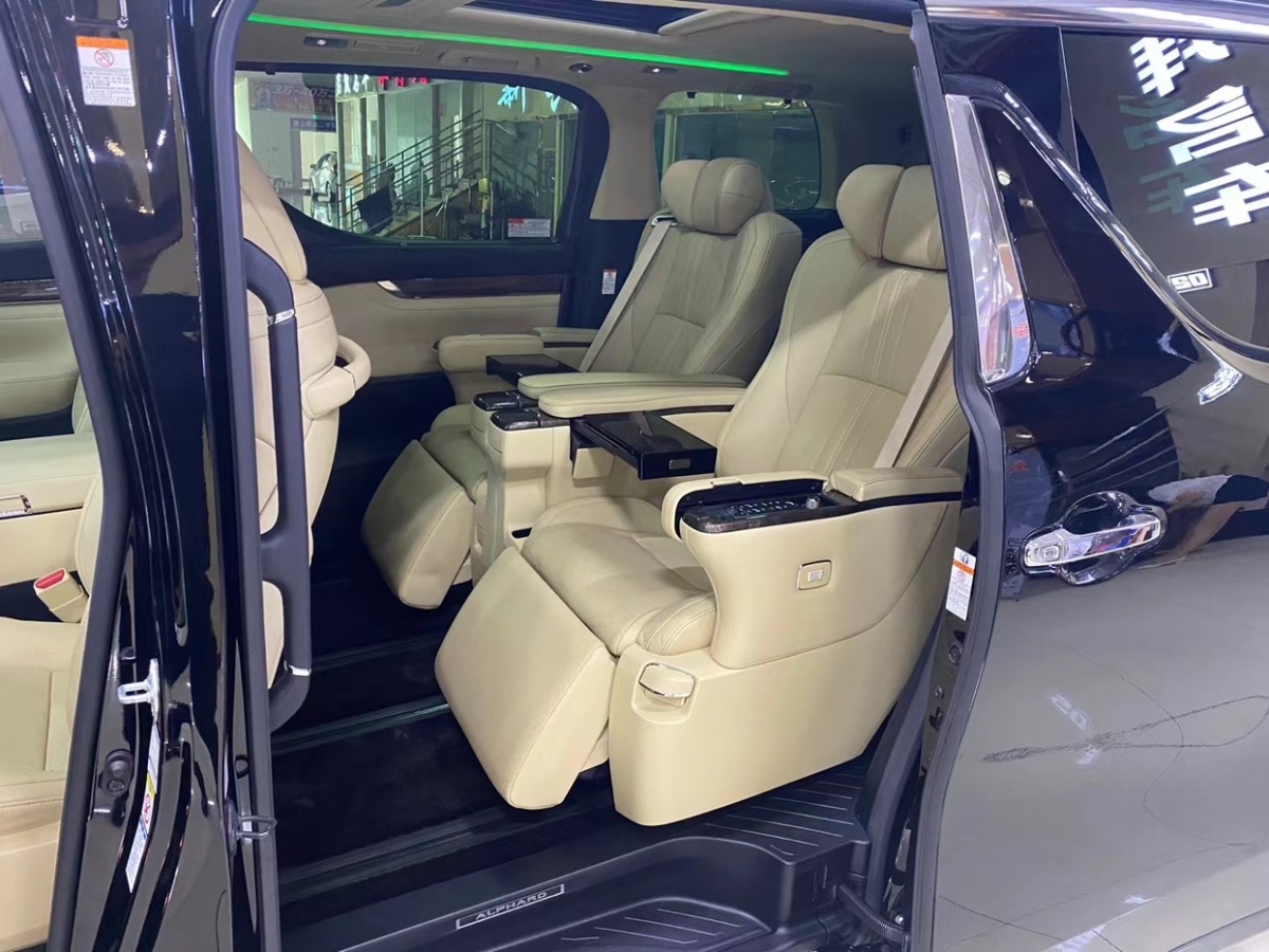 豐田 威爾法  2021款 皇冠 雙擎 2.5L HV尊貴版圖片