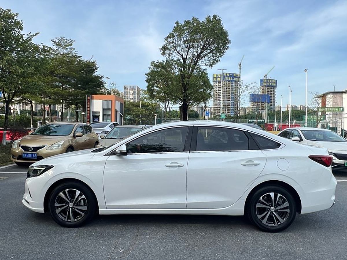 長(zhǎng)安 逸動(dòng)  2020款 PLUS 藍(lán)鯨NE 1.4T GDI DCT尊貴型圖片