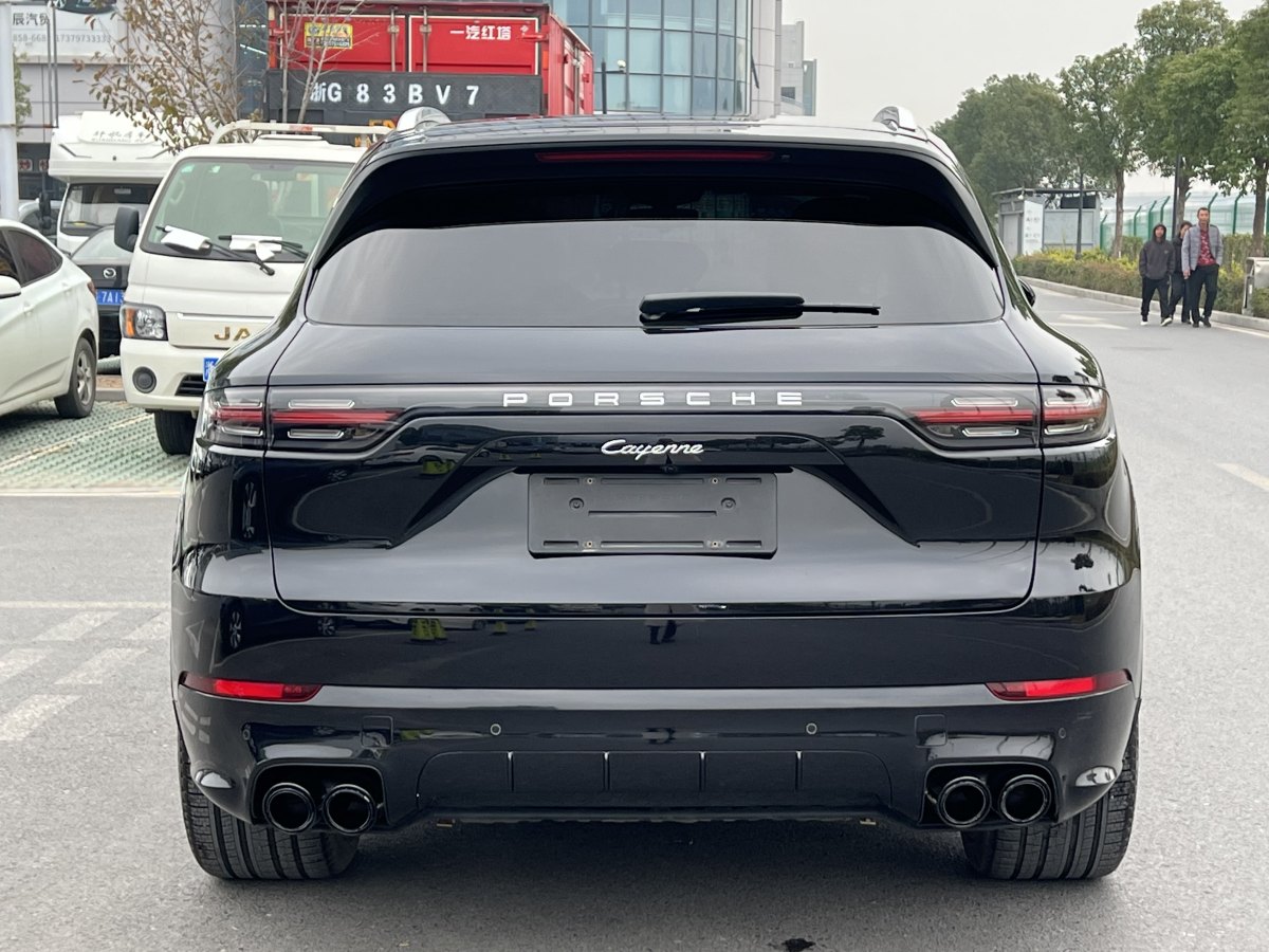 保時(shí)捷 Cayenne  2022款 Cayenne 3.0T 鉑金版圖片