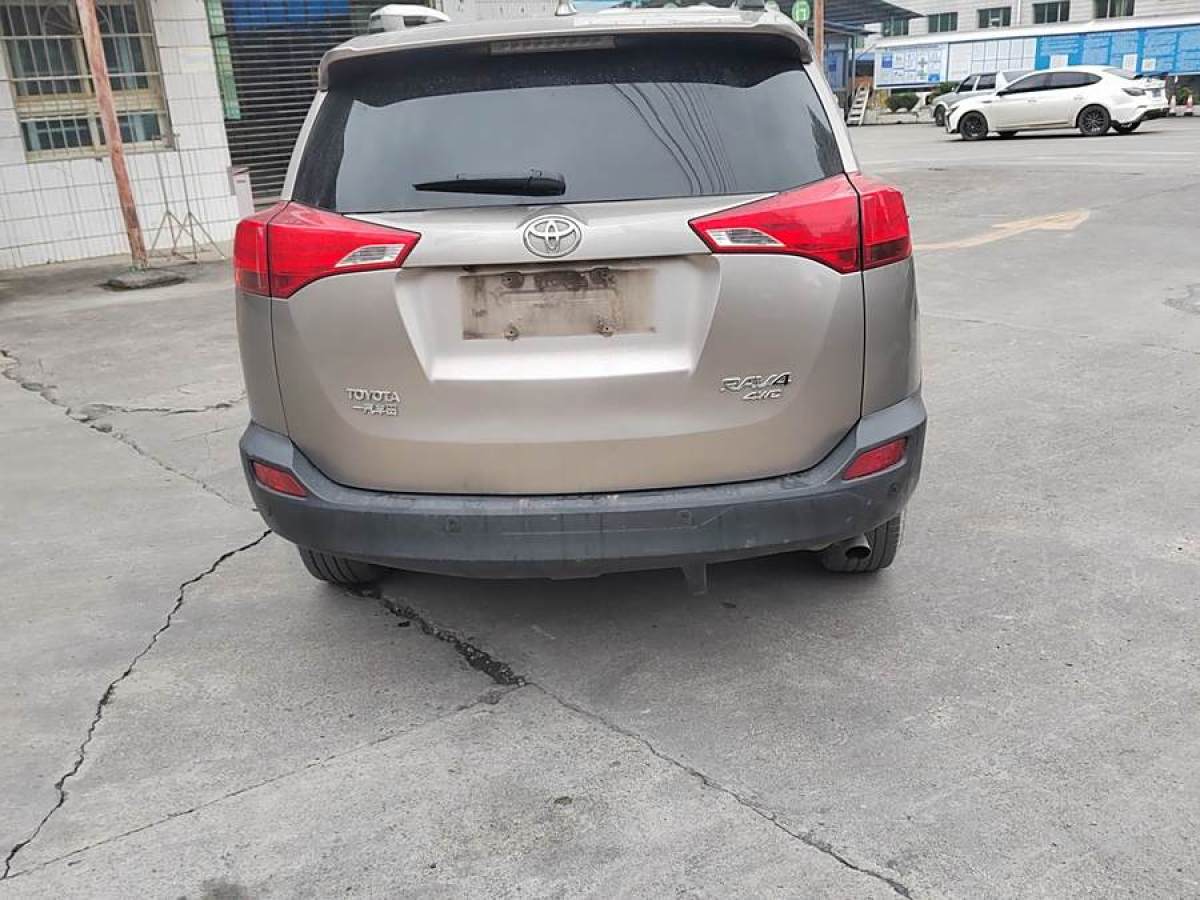 豐田 RAV4榮放  2015款 2.0L CVT四驅(qū)新銳版圖片