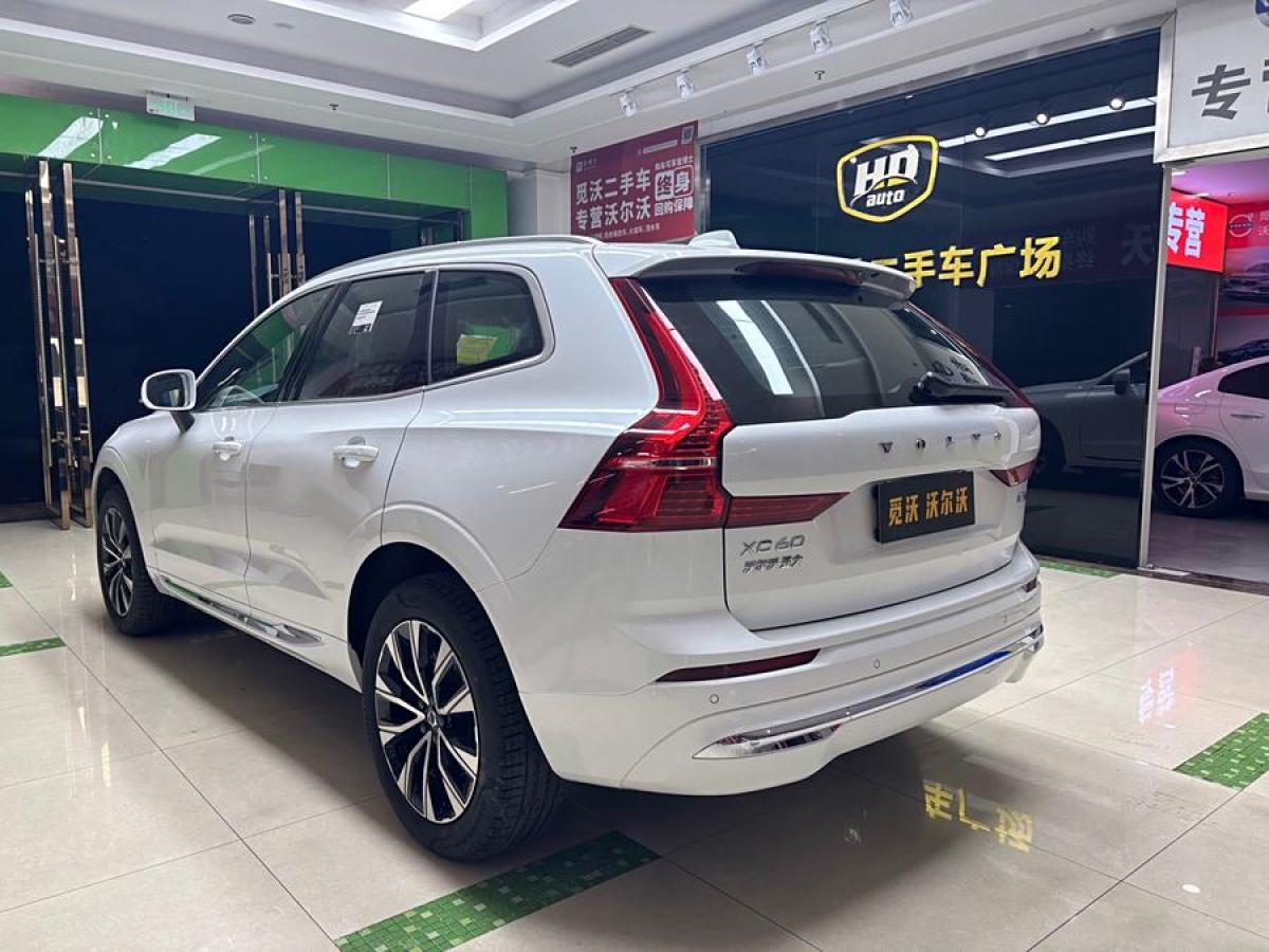 沃爾沃 XC60  2025款 B5 四驅(qū)智遠(yuǎn)豪華版圖片