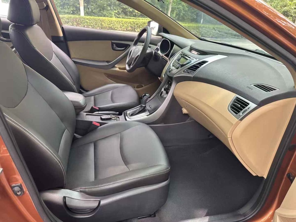 現(xiàn)代 朗動  2013款 1.6L 自動領(lǐng)先型圖片