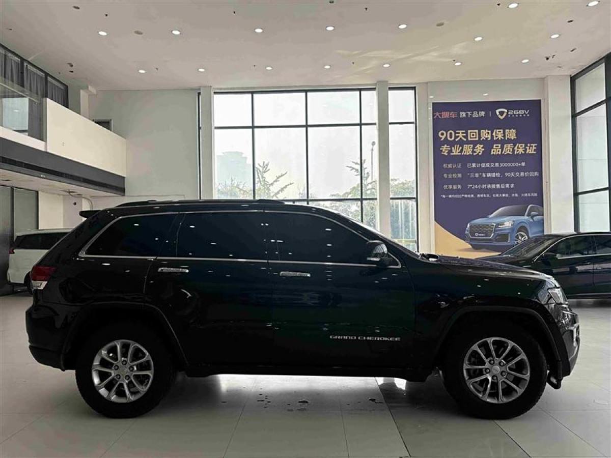 Jeep 大切諾基  2014款 3.0L 舒享導(dǎo)航版圖片