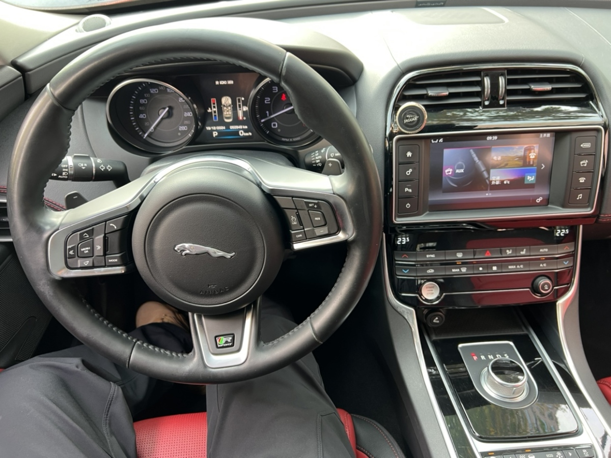 捷豹 XE  2015款 2.0T 200PS R-Sport圖片