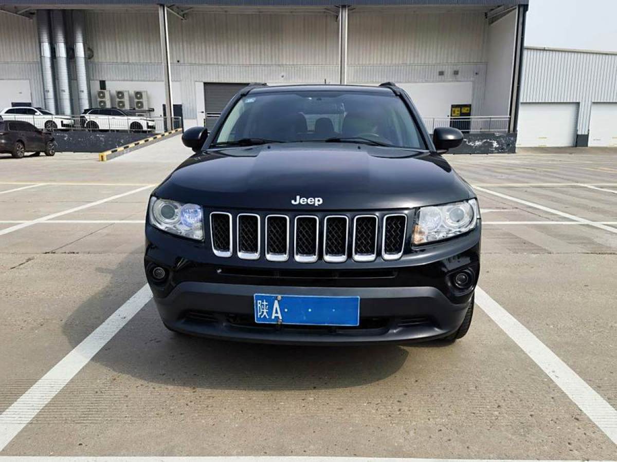 Jeep 指南者  2012款 2.4L 四驅(qū)運動版圖片