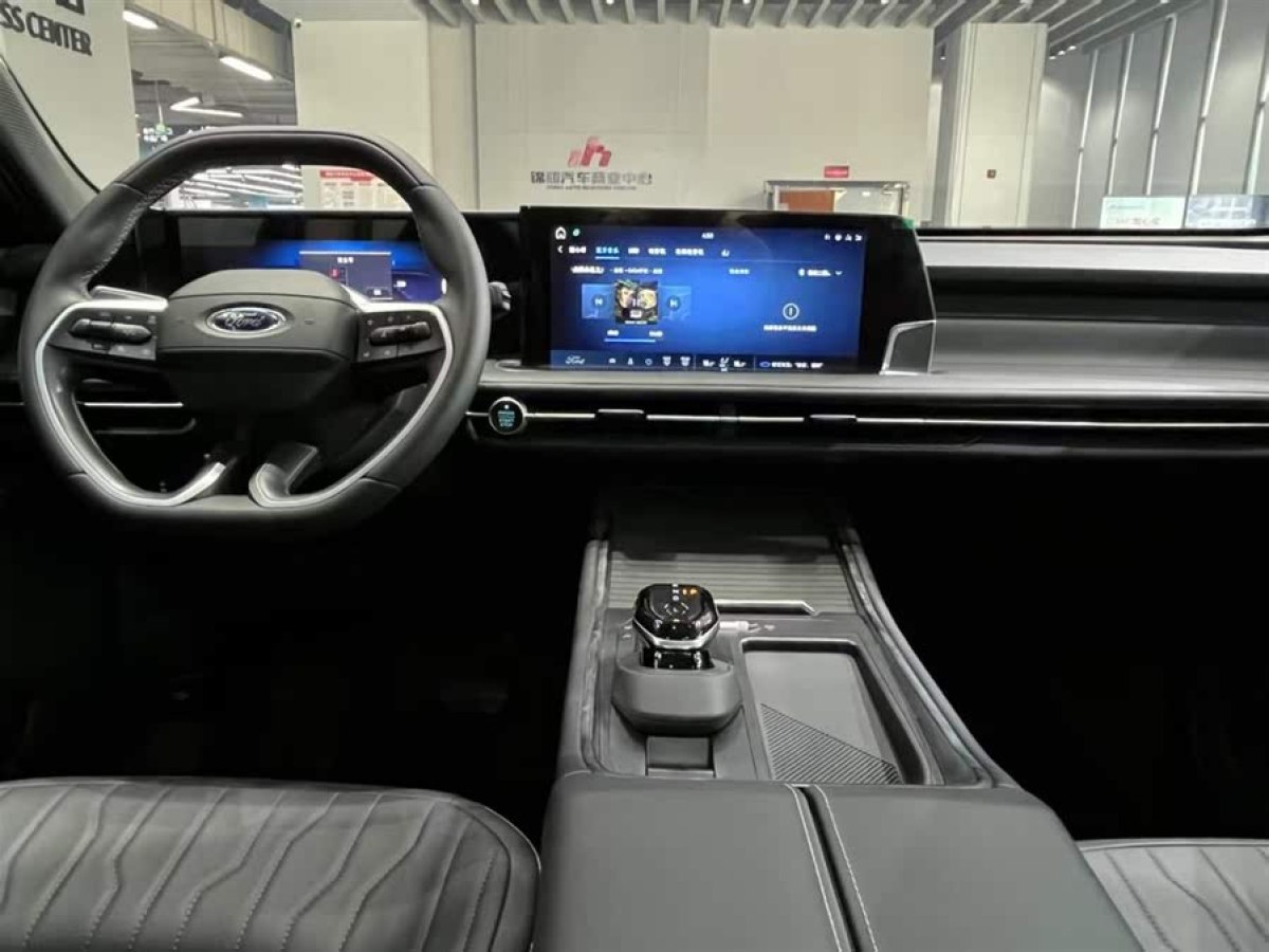 福特 銳界  2025款 銳界L 2.0T EcoBoost 四驅(qū)七座時尚型圖片