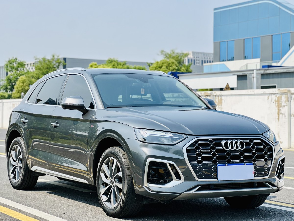 奧迪 奧迪Q5L  2022款 40T 時(shí)尚動(dòng)感型圖片