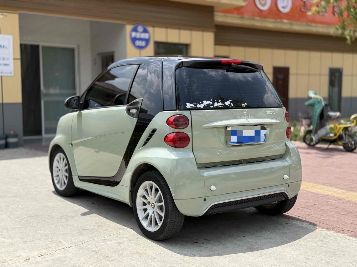 smart fortwo  2014款 1.0 MHD 硬頂新年特別版圖片