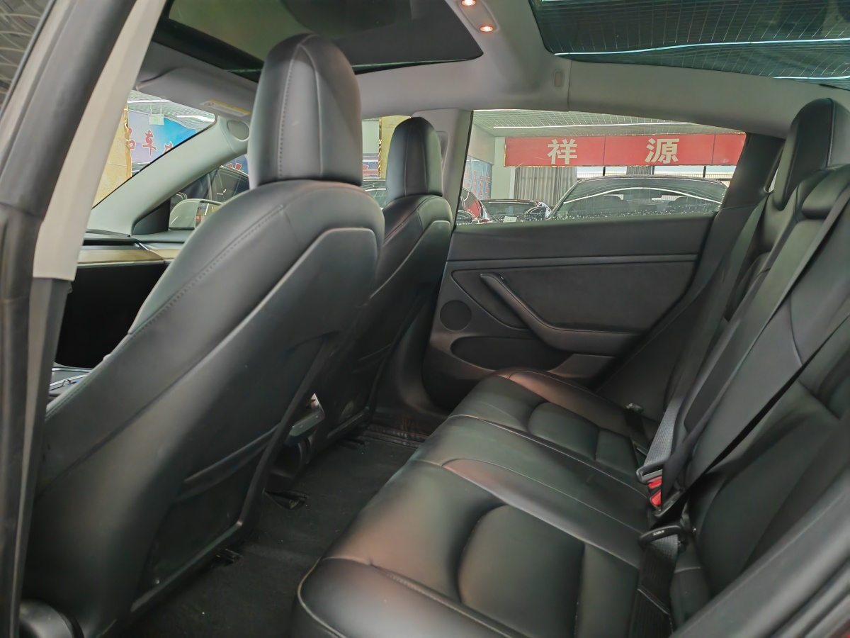 特斯拉 Model 3  2019款 標(biāo)準(zhǔn)續(xù)航后驅(qū)升級(jí)版圖片