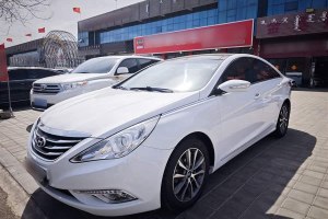 索納塔 現(xiàn)代 2.0L 自動領先版