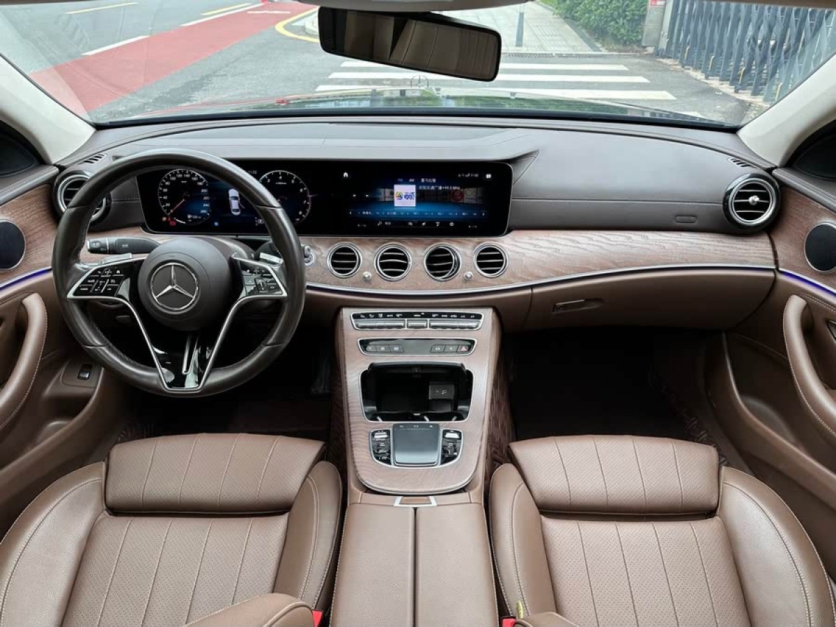 奔馳 奔馳E級  2022款 改款 E 300 L 時尚型圖片