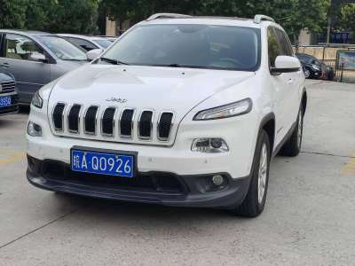 2016年10月 Jeep 自由光 2.4L 領(lǐng)先智能版圖片