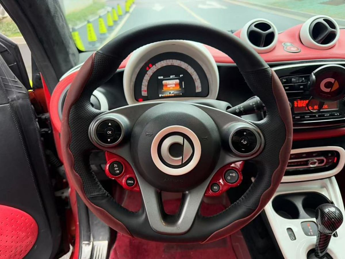 smart fortwo  2018款 1.0L 52千瓦巧克力特別版圖片