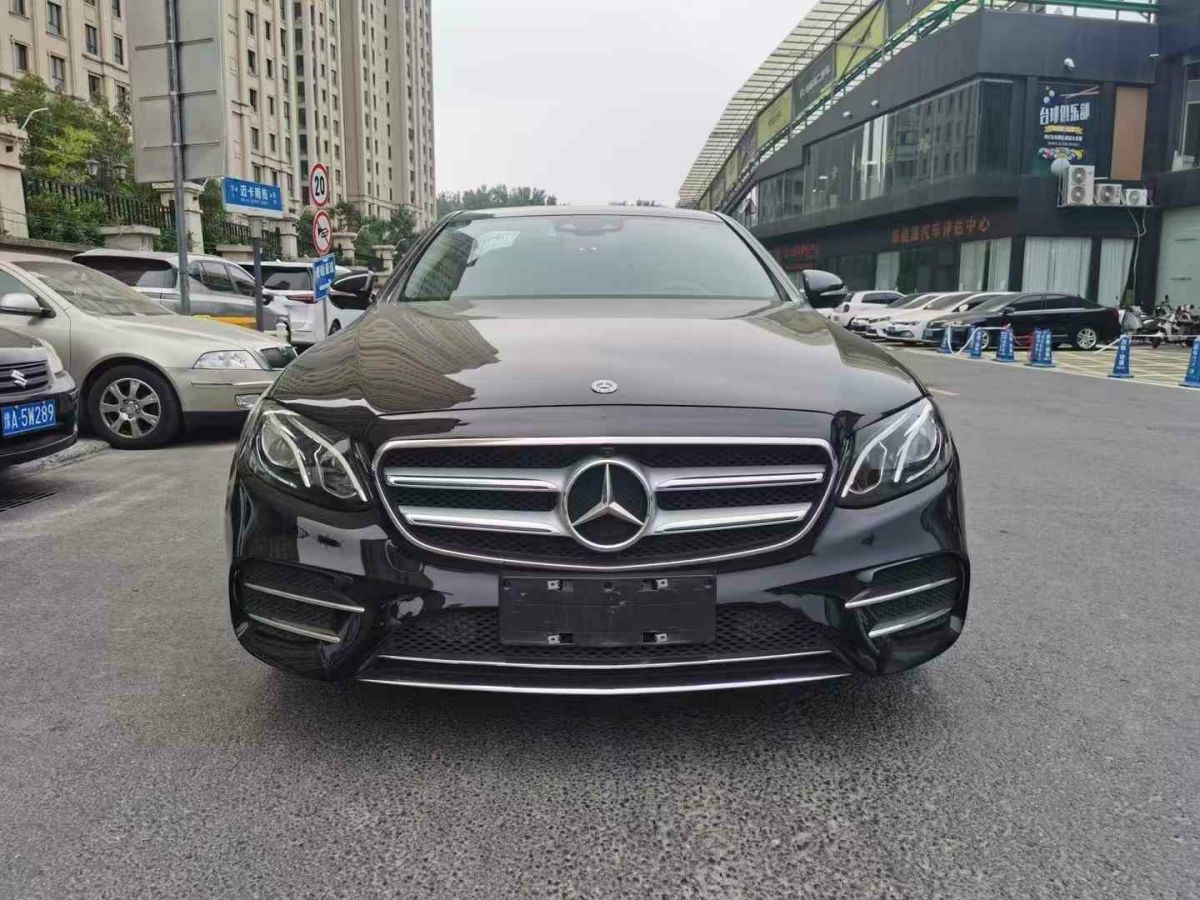 奔馳 奔馳GLE  2020款  GLE 350 4MATIC 時(shí)尚型圖片