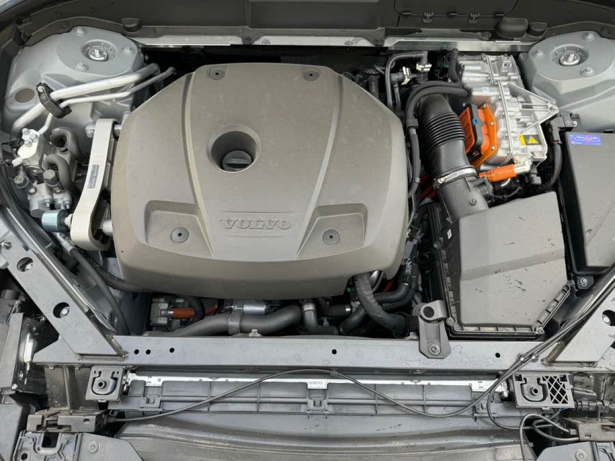 沃爾沃 XC60新能源  2024款 T8 插電混動 長續(xù)航四驅(qū)智雅豪華版圖片