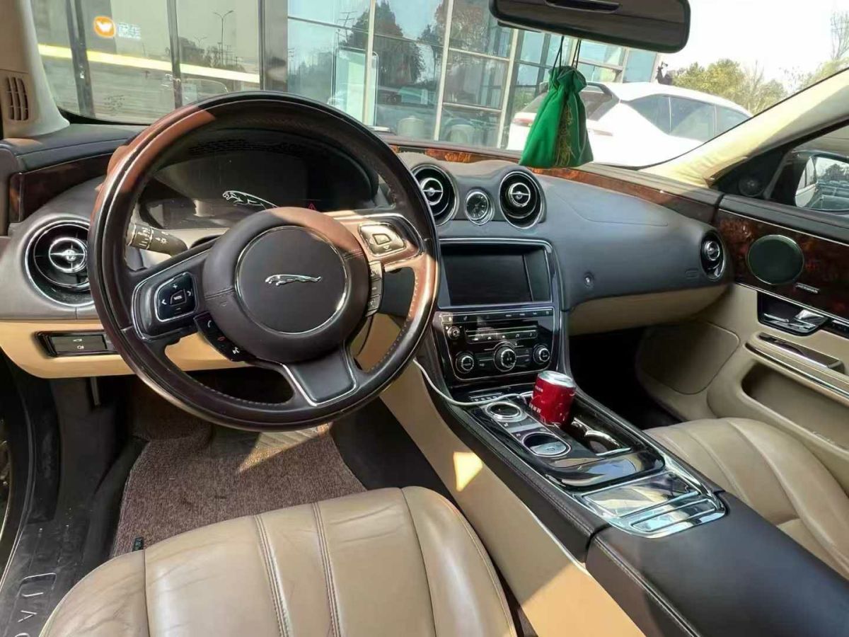 捷豹 XJ  2013款 XJL 2.0T 全景商務(wù)版圖片