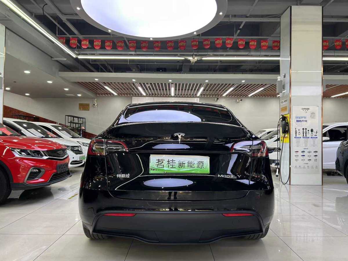 2021年12月特斯拉 Model 3  2021款 改款 標(biāo)準(zhǔn)續(xù)航后驅(qū)升級(jí)版