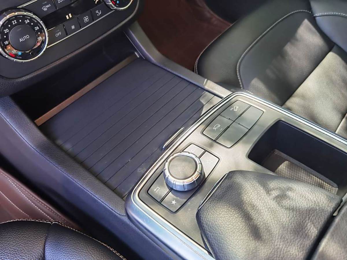 奔驰 奔驰M级  2014款 ML 320 4MATIC图片