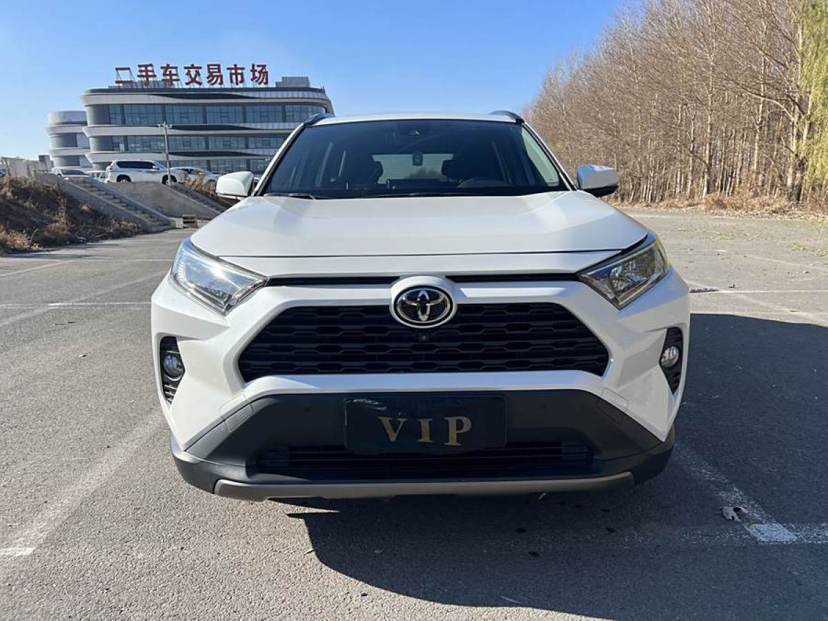 2021年1月豐田 RAV4榮放  2020款 2.0L CVT兩驅(qū)風(fēng)尚PLUS版