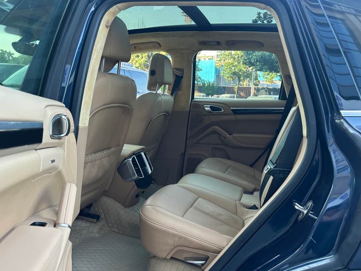 保時(shí)捷 Cayenne  2013款 Cayenne 3.0T 柴油版圖片