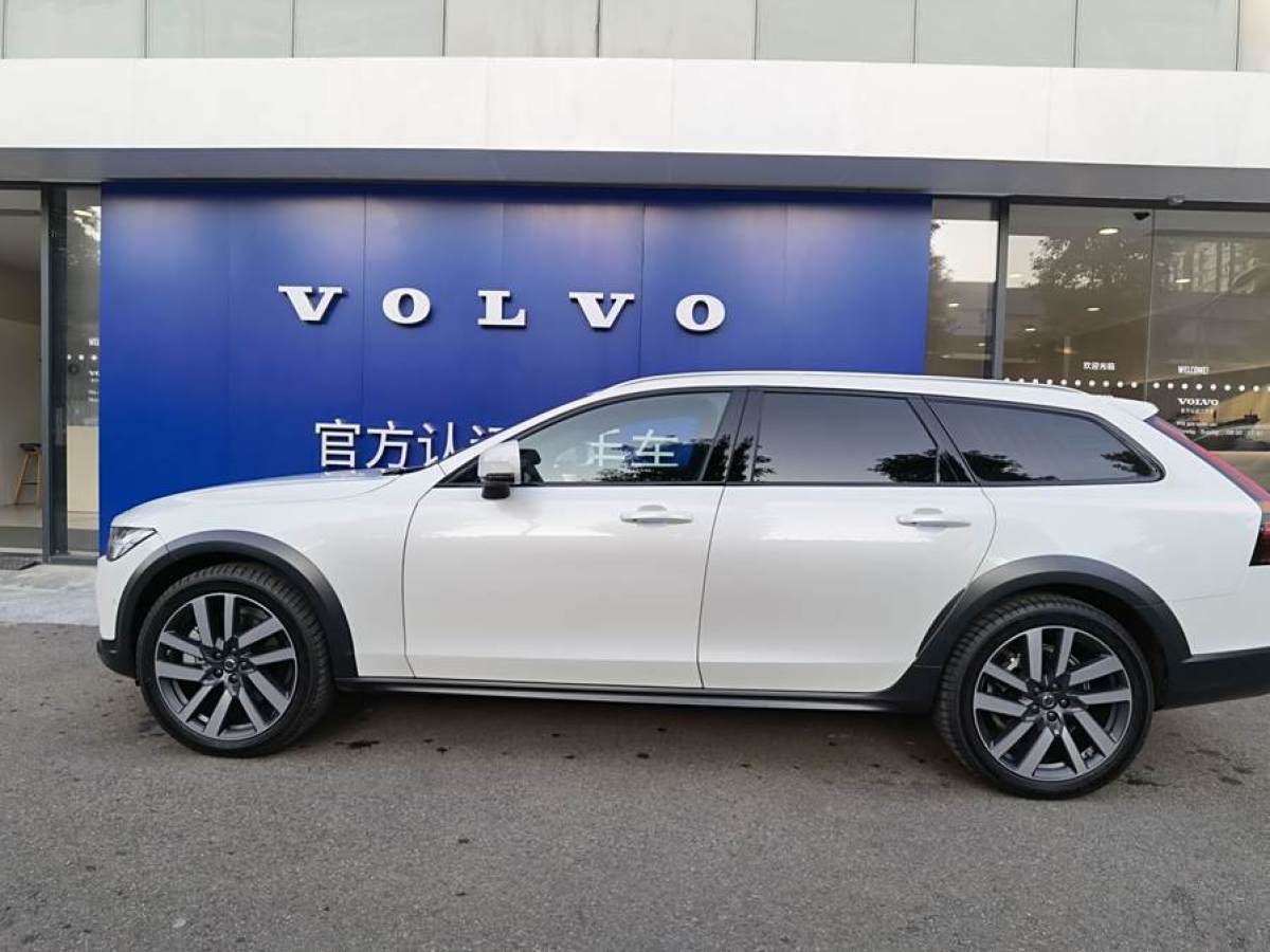 沃爾沃 V90  2022款 Cross Country B5 AWD 智尊版圖片