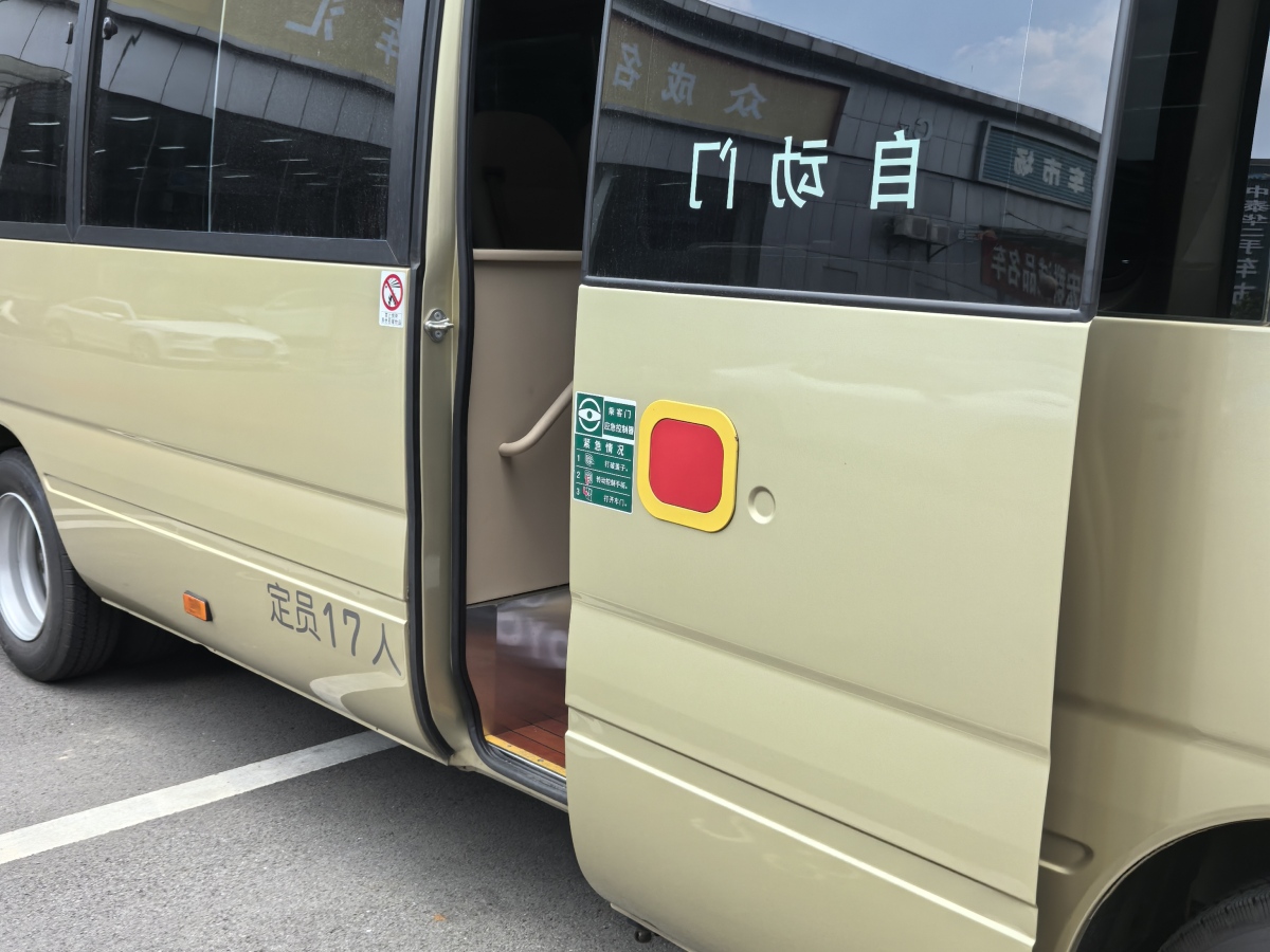 豐田 柯斯達(dá)  2015款 4.0L高級(jí)車GRB53L-ZCMSK 20座特別版圖片