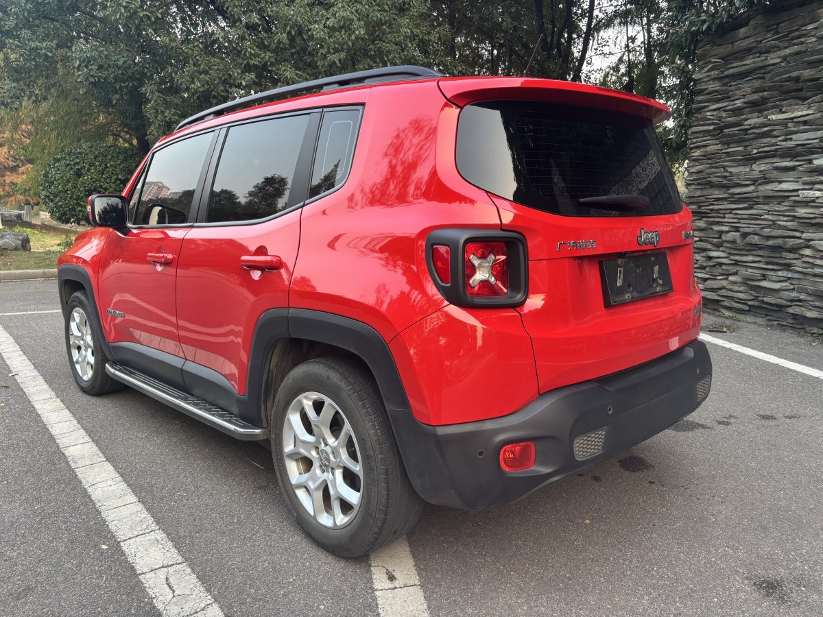 Jeep 自由俠  2017款 180T 自動(dòng)高能版圖片